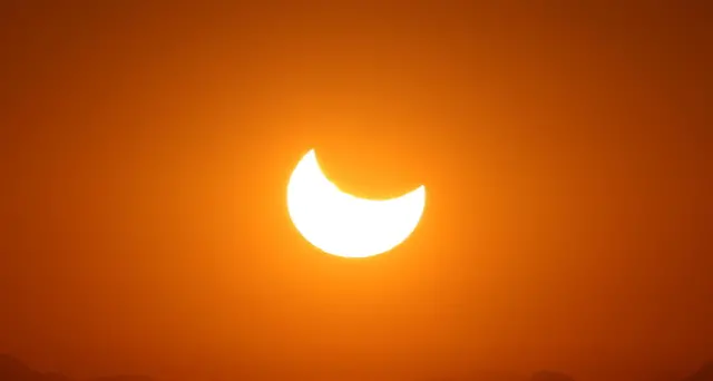 Milioni di persone a ultima eclissi 2019