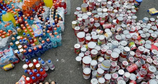 Lattine a ruba a Ny, risorsa per poveri