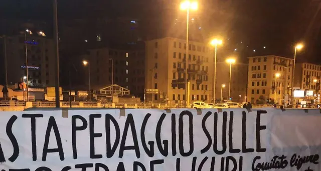 Striscioni a caselli per pedaggi gratis