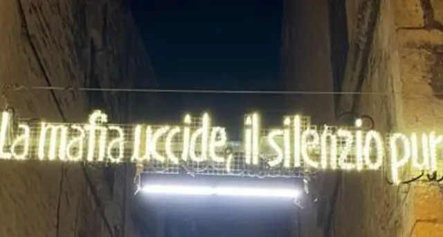 Danni a scritta antimafia a Bitonto