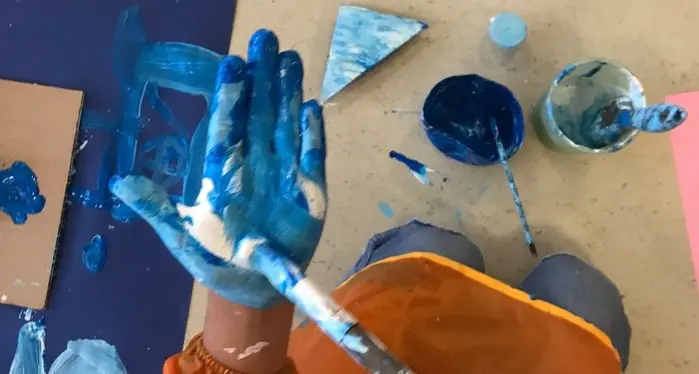 I bimbi di Vadena “a lezione” da Egeon per colorare il container