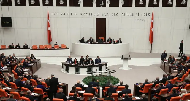 Parlamento turco, ok a truppe in Libia