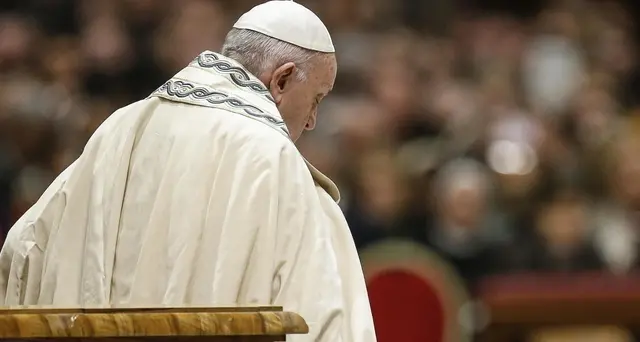 Il Papa segue eventi Iran e prega