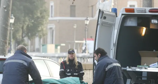 Auto travolge uccide giovane in strada