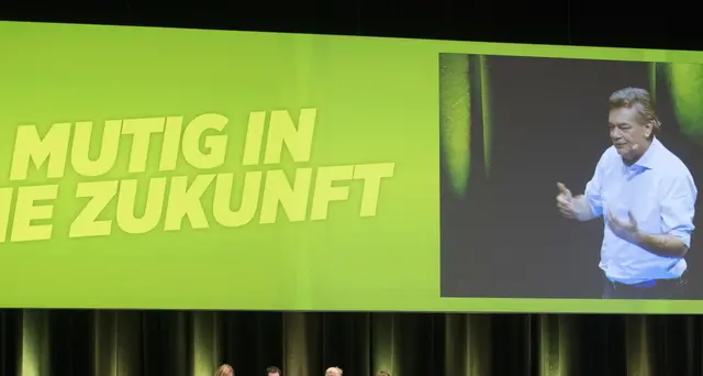 Austria, dai Verdi via libera al governo