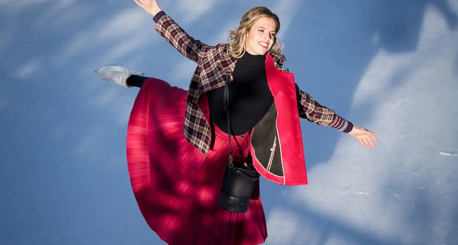 Carolina Kostner modella a sorpresa in piazza Terme