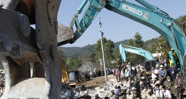 Cambogia: crolla albergo, 36 morti