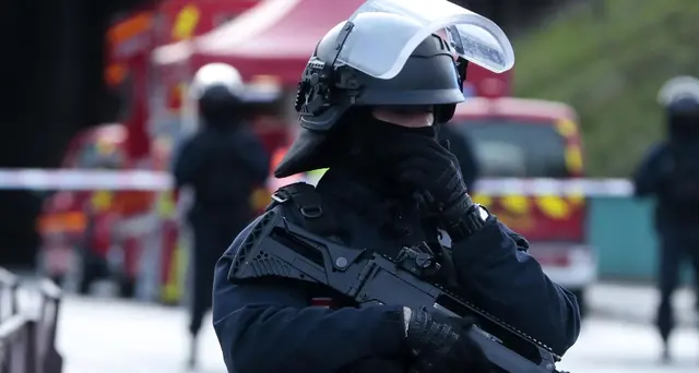 Francia, coltello in mano: 'Allah Akbar'