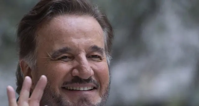 Christian De Sica, io sul palco per la finale di Sanremo