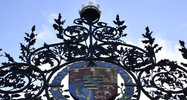 Summit su Harry e Meghan, Carlo rientra