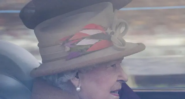 La regina dice sì a Harry e Meghan