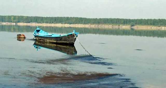 Striscia petrolio 30 km sul Danubio