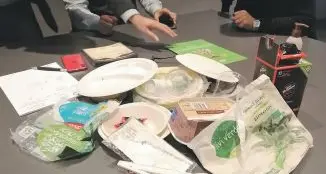 Dove gettare la bio-plastica? Non certo nell'umido