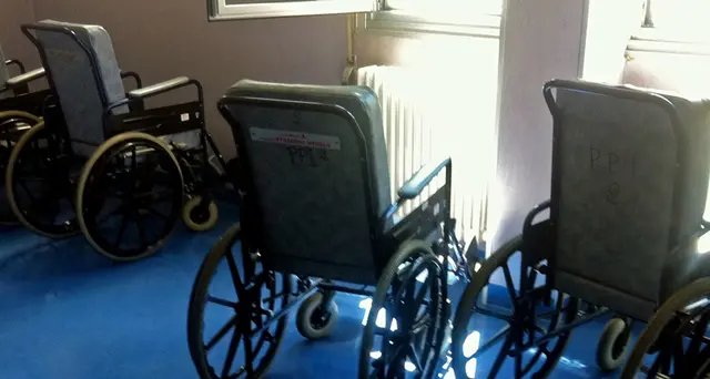 Disabile muore dopo caduta, c'è video