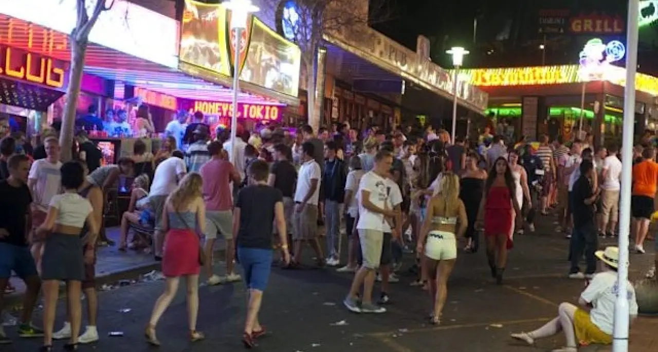 Stop ai turisti ubriachi, niente più happy hour ad Ibiza e Maiorca