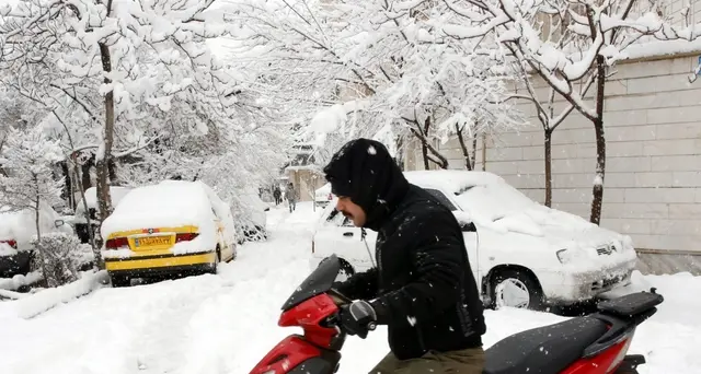 Iran, forti nevicate, scuole chiuse