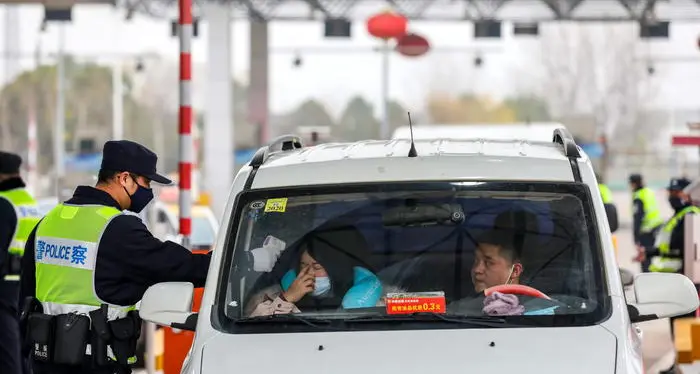 Virus Cina, primi casi sospetti in Europa: uno in Francia e quattro in Scozia