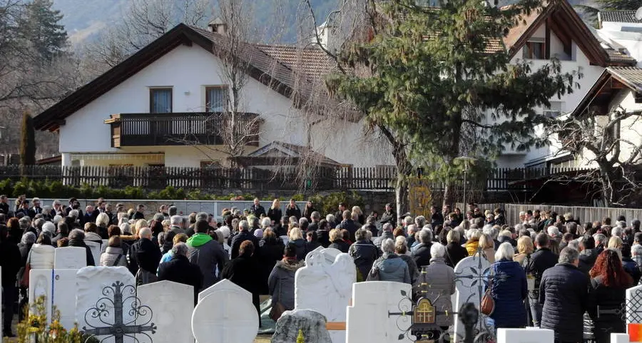 Cimitero saturo, aumenta la tariffa per le tombe