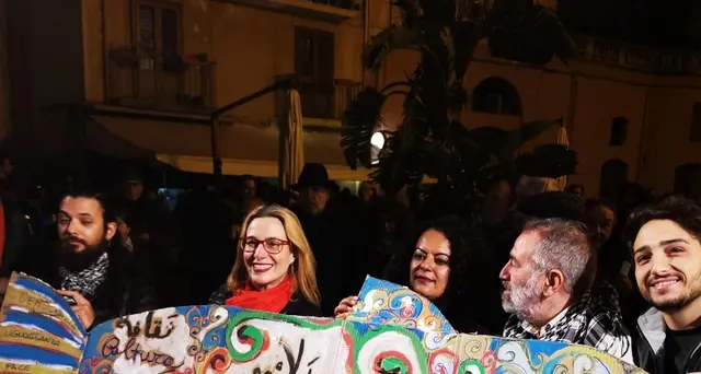 Sardine in piazza in città della Sicilia