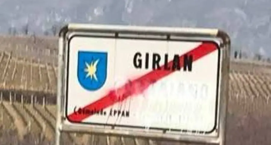 Cornaiano, il nome italiano scompare dai cartelli stradali
