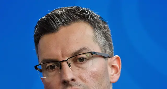 Slovenia: si dimette a sorpresa premier