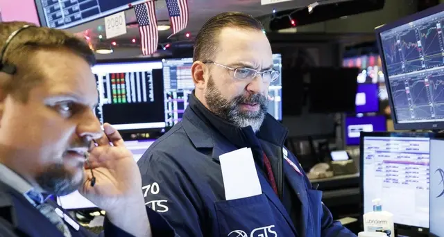 Wall Street apre in calo, Dj -1,49%