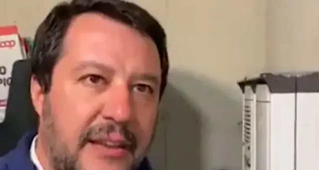 Salvini al citofono, il video \"rimosso da Facebook\"