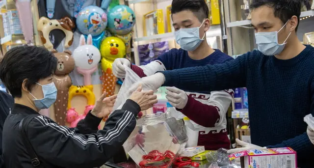 Virus cinese, già più contagi della Sars