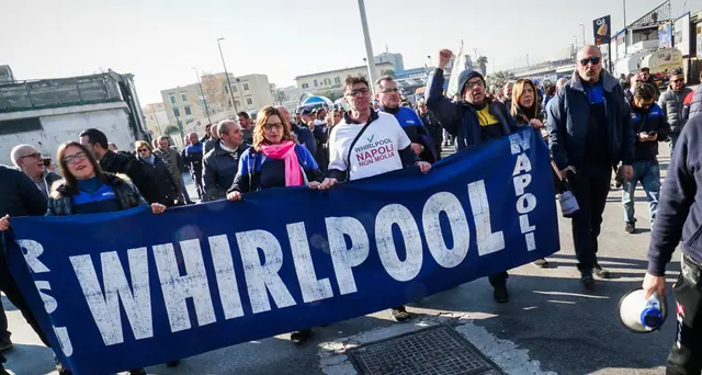Whirlpool, conferma addio a Napoli