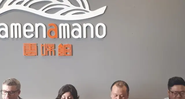 A Milano pranzo contro psicosi del virus