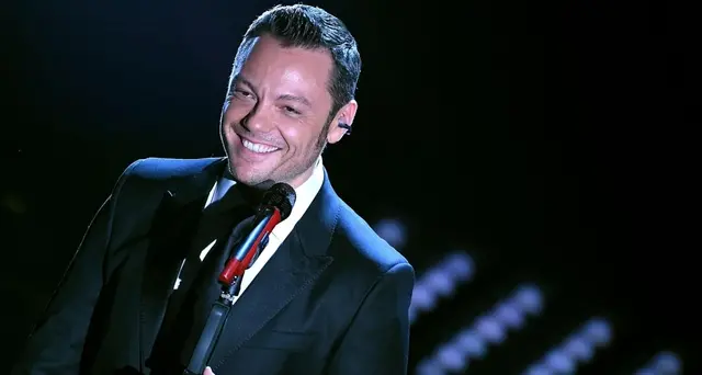 Tiziano Ferro devolve in beneficenza compenso per Sanremo
