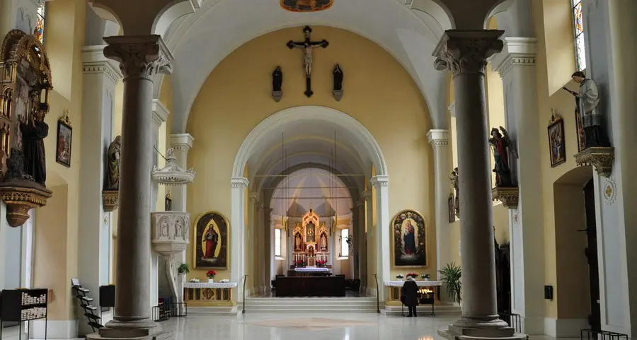 «Aiutateci a pulire la chiesa, basta poco»