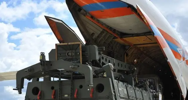 Russia, dal 2021 missili S-400 all'India