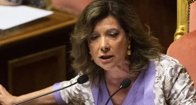 Av deraglia, Casellati: fare chiarezza