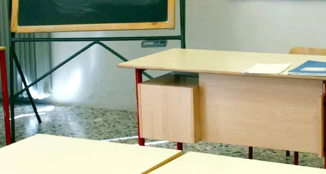 Scuola,falsi diplomi,19 indagati tra Ata