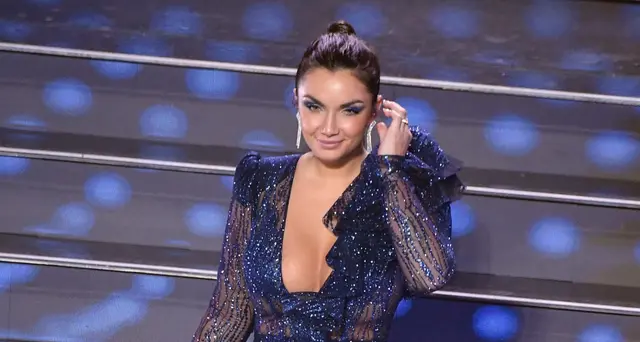 Elettra, sfiorato l'incidente sexy