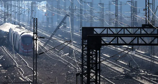 Treno deragliato: indagata anche Rfi