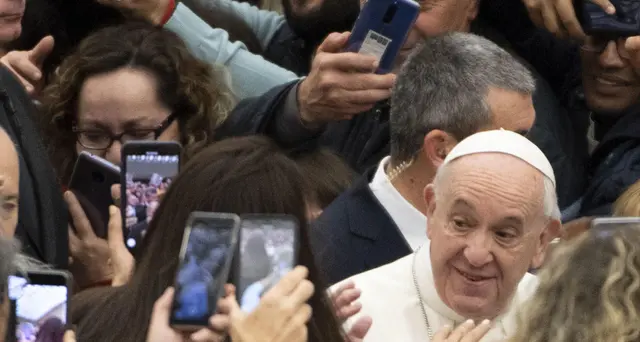 Papa, niente svolta su preti sposati