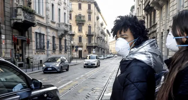 Greenpeace, smog costa 8 mld al giorno