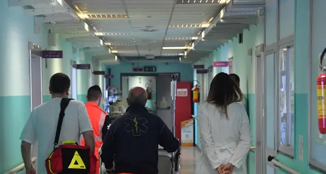 Medici in corsia fino a 70 anni