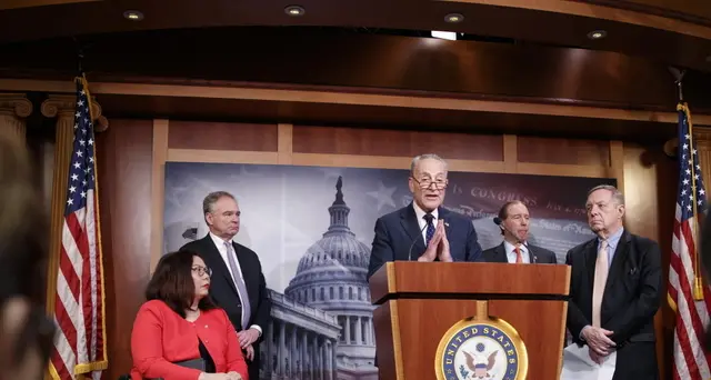 Senato Usa limita poteri di guerra Trump