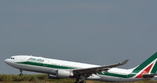 Atterraggio Alitalia inatteso a Londra
