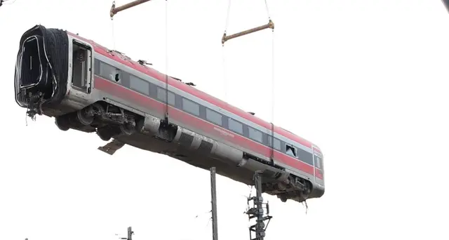 Treno, rimozione completa entro 48 ore
