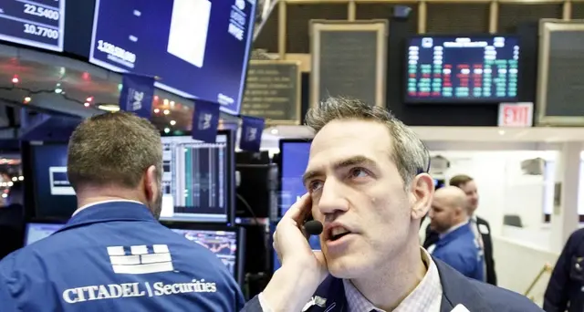 Borsa Ny chiude a -0,56%, Nasdaq +0,02