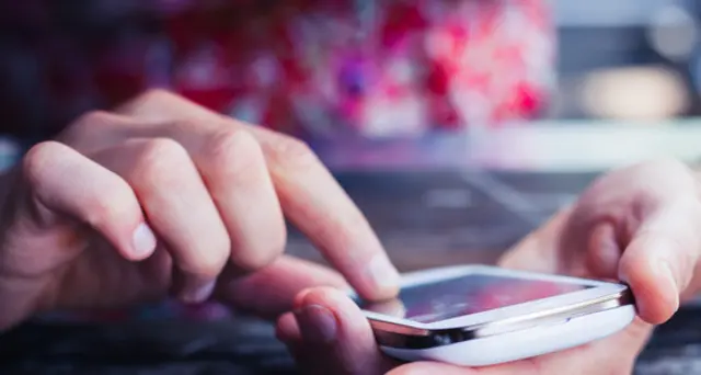 Quarantenne vittima di revenge porn: licenziata a Brescia