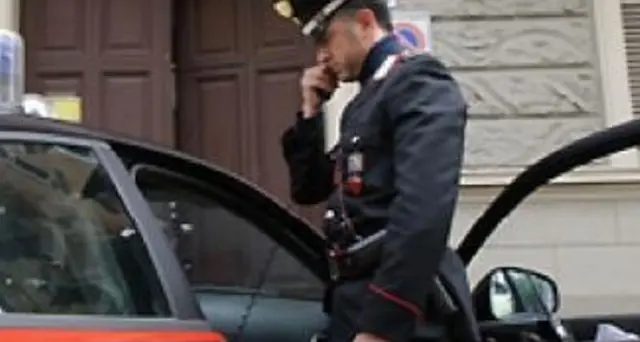 Trovata morta in hotel, si cerca un uomo