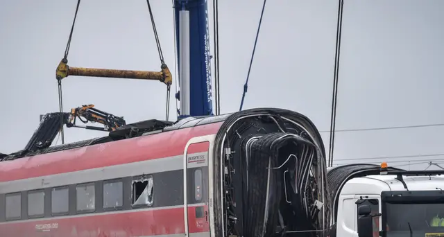 Treno deragliato:finita rimozione vagoni