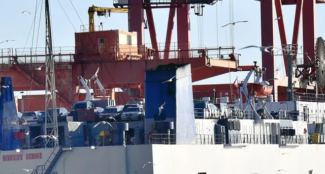Armi su nave, arrestato comandante