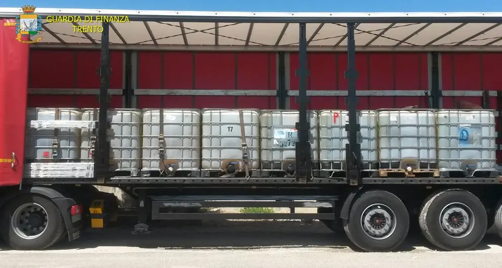 Traffico internazionale di prodotti petroliferi, banda sgominata dalla Finanza di Trento