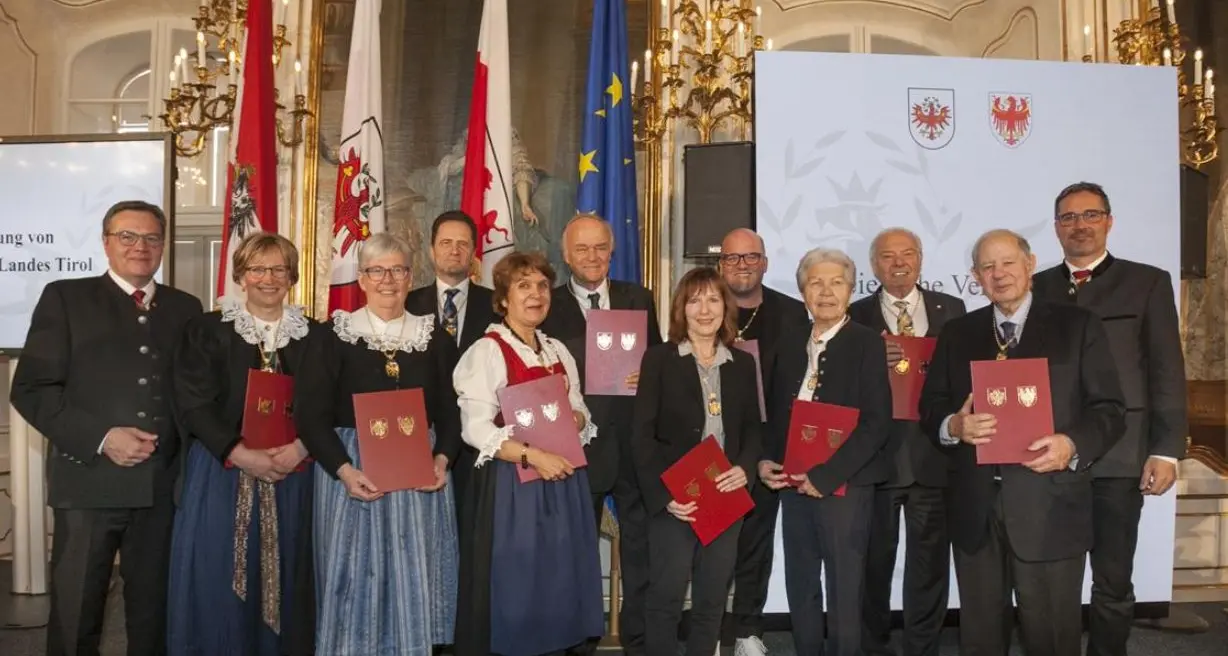 Onorificenze del Land Tirolo a Arnaldo Loner, Elisabeth Gasser Oberkofler e Irene Vieider